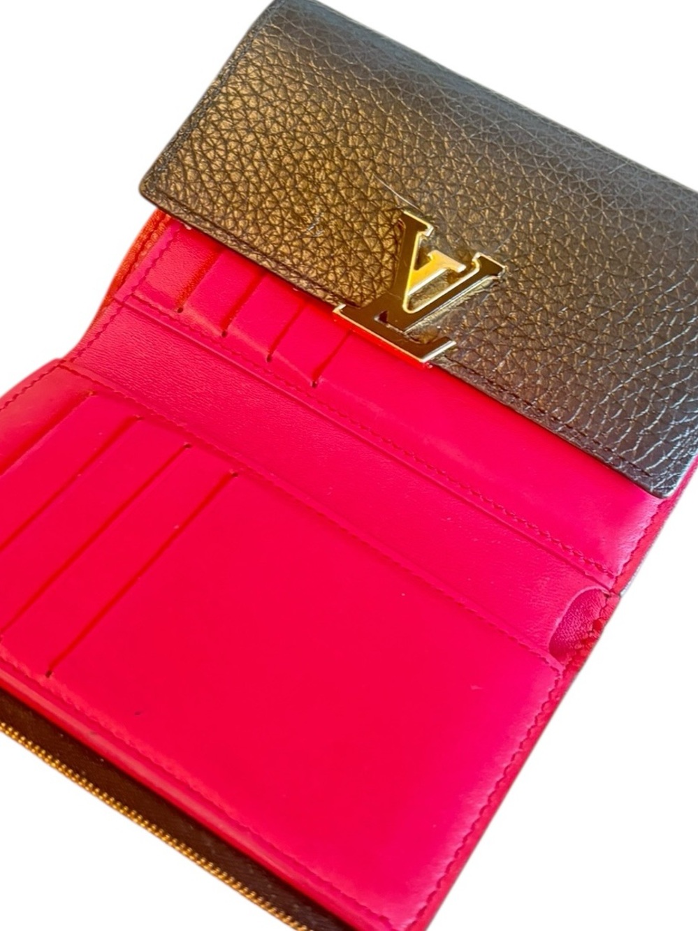 Louis Vuitton Taurillon Capucines Compact Wallet in HOT PINK and BLACK